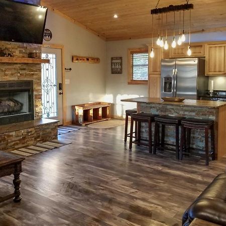 סביירוויל Secluded Cabin With Hot Tub, 3 Mi To Pigeon Forge! מראה חיצוני תמונה
